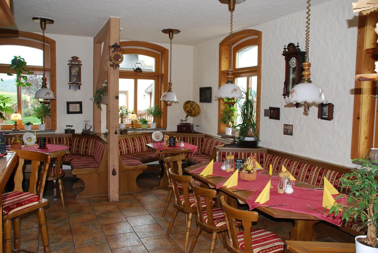 Hotel Alpenhof Markneukirchen Exterior photo